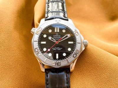 Vintage OMEGA Seamaster Automatic Value Diver 300 Nekton Edition Steel 42mm Black Leather Strap Watch